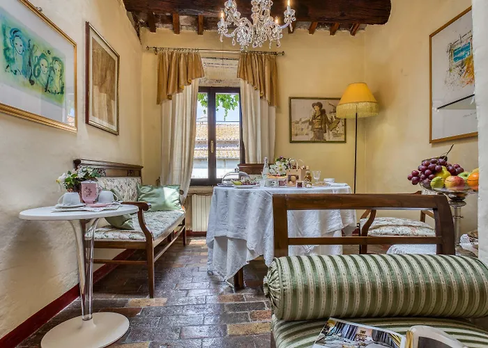 Dei Papi Boutique Βιτέρμπο